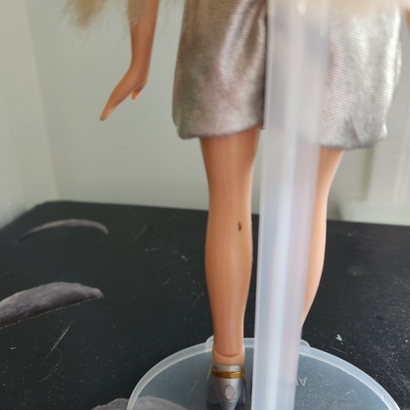 Sun Kissed Colour Changing Cloe - Picture 7 of 11